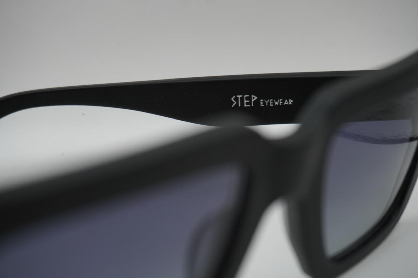 STEP | THERIGHTVISION - MOD. ARES