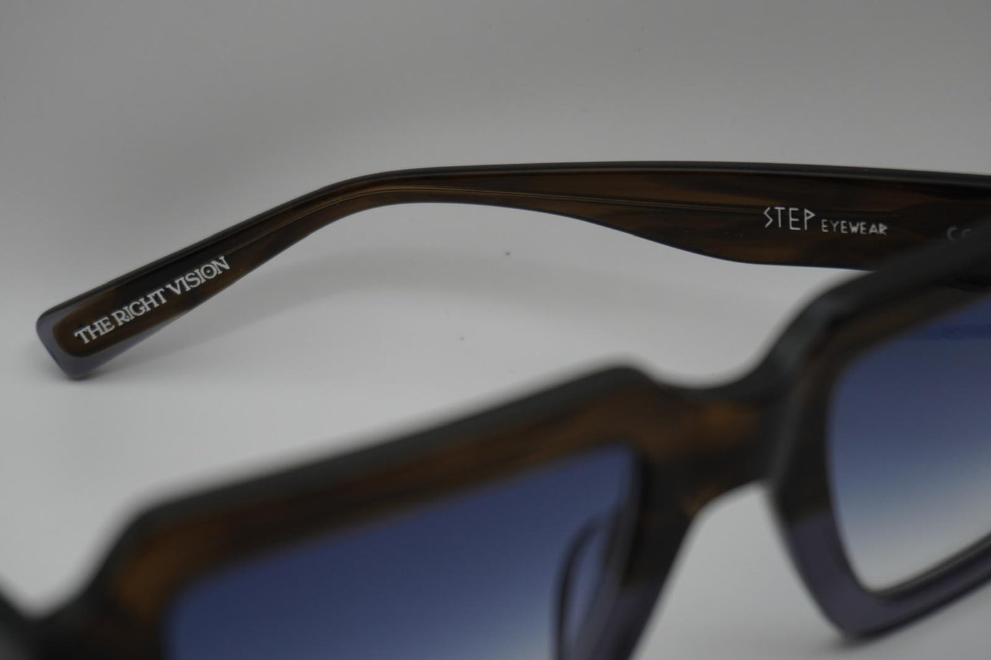 STEP | THERIGHTVISION - MOD. ARES